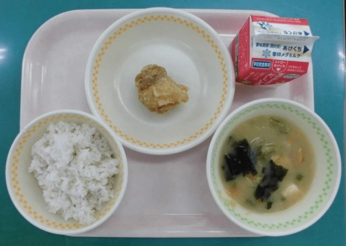 学校給食が大ピンチ! 「主菜が唐揚げ1個」の衝撃メニューが話題に